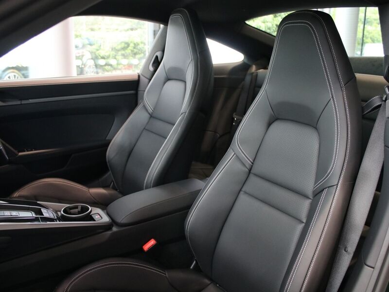 More views of Porsche 911