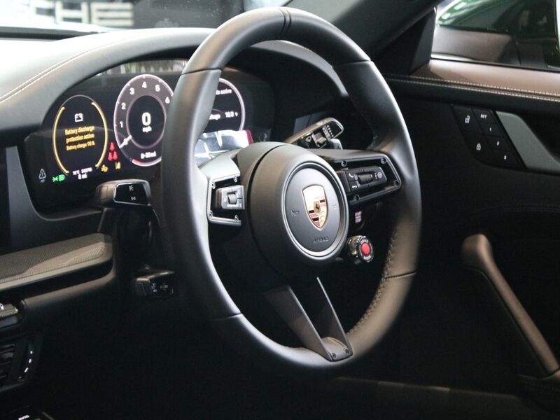 More views of Porsche 911