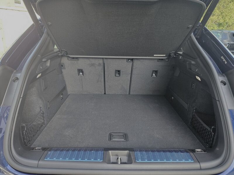 More views of Porsche Macan