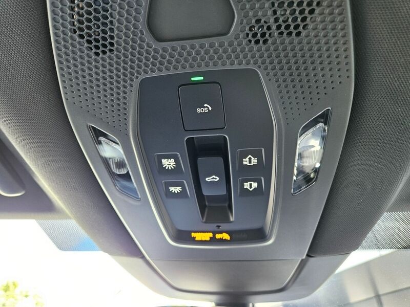 More views of Porsche Macan