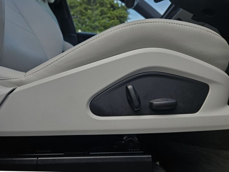 More views of Porsche Macan