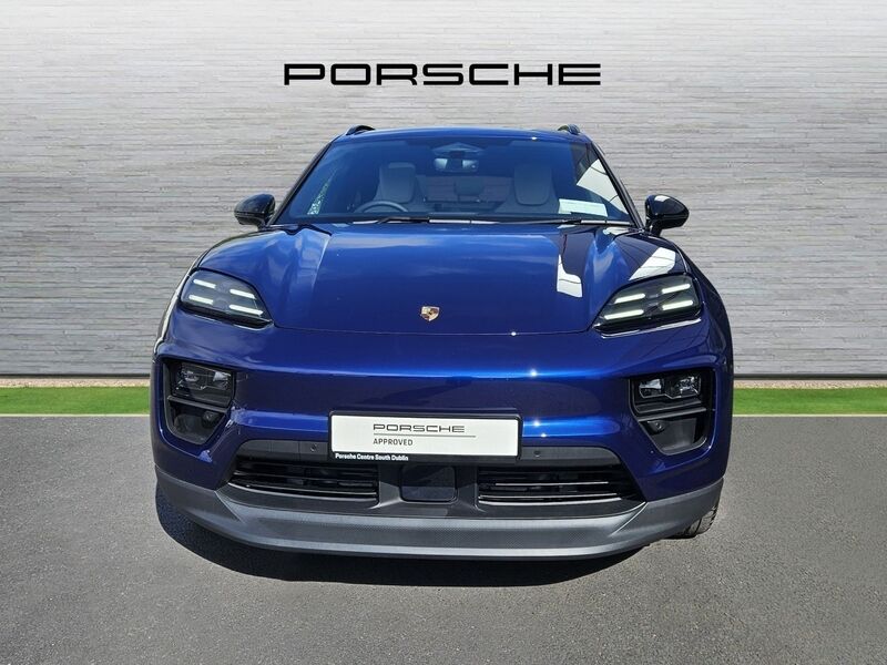 More views of Porsche Macan