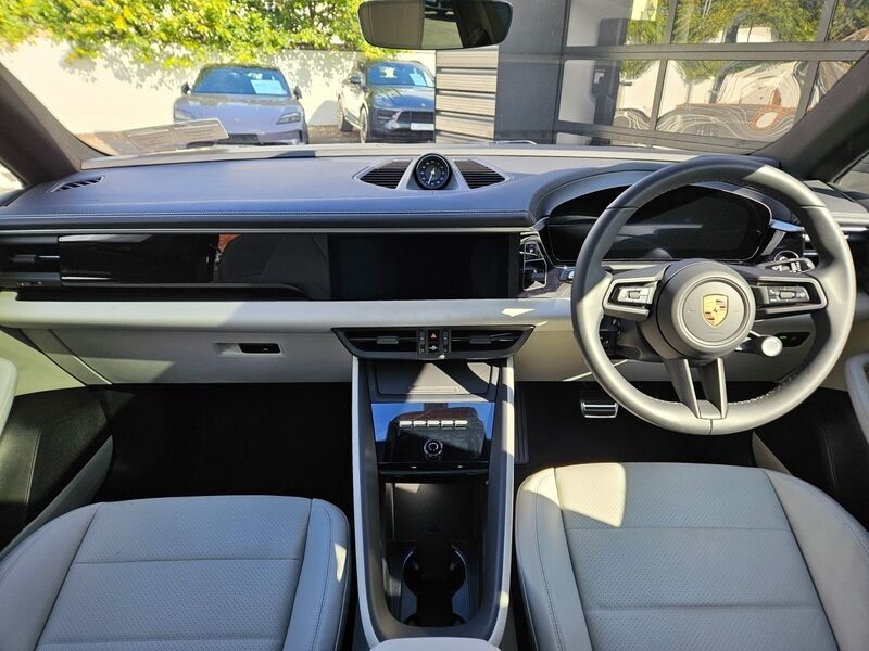 More views of Porsche Macan