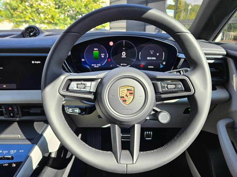 More views of Porsche Macan