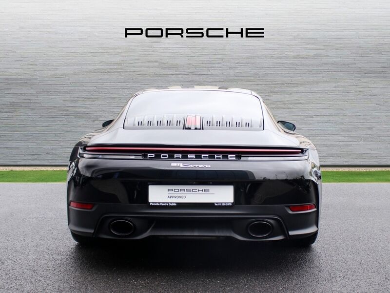 More views of Porsche 911