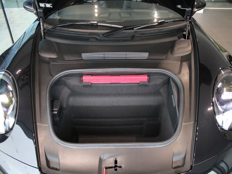 More views of Porsche 911