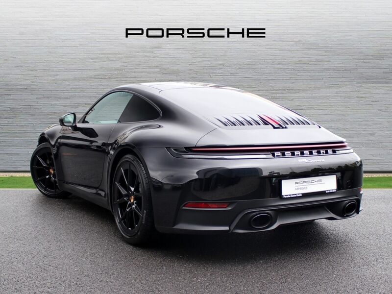 More views of Porsche 911