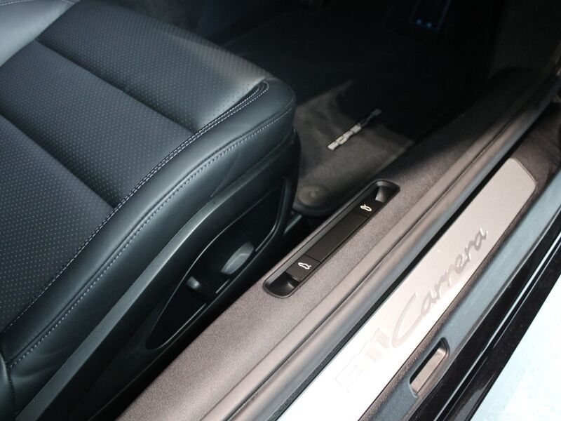 More views of Porsche 911