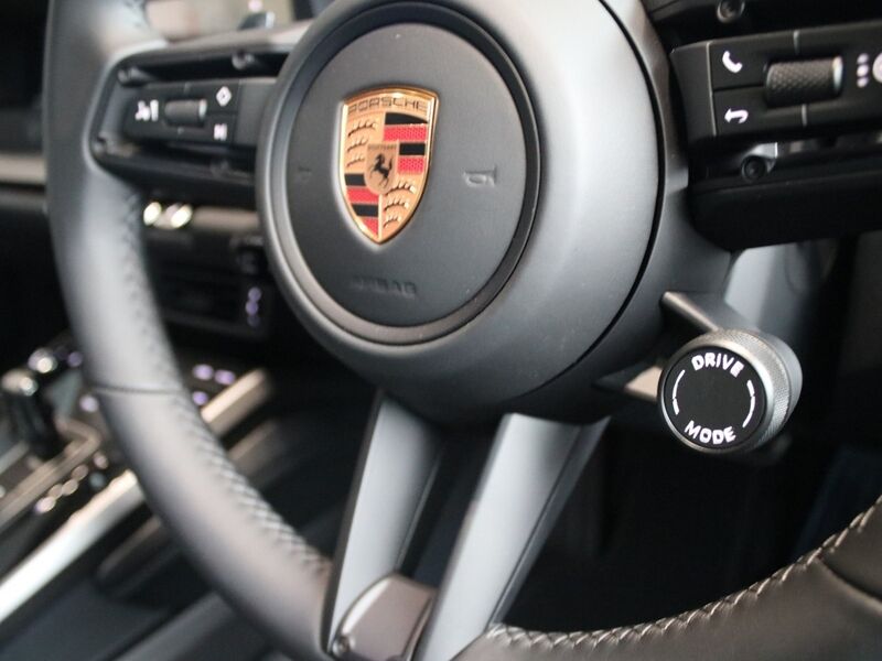 More views of Porsche 911