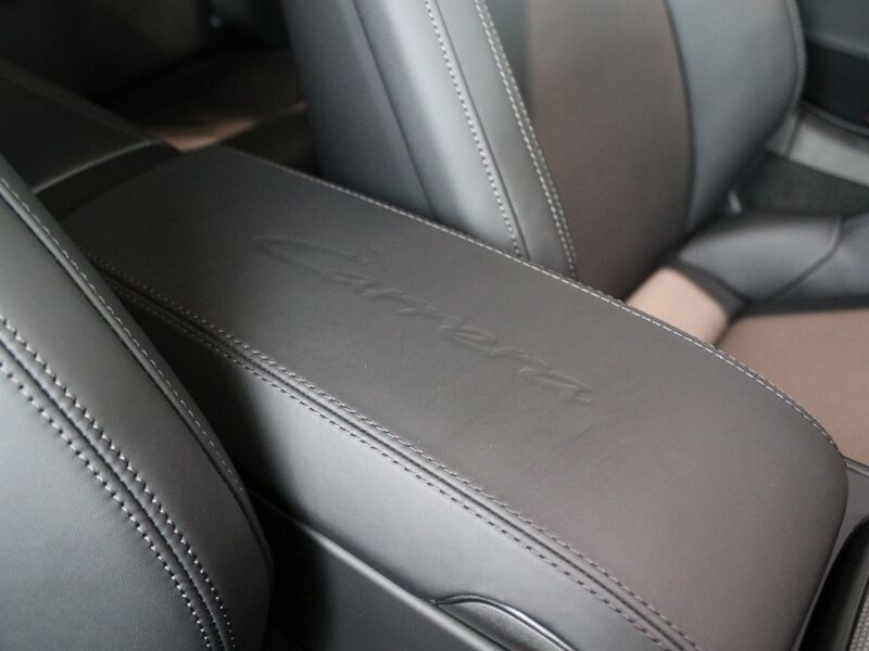 More views of Porsche 911