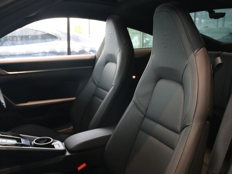 More views of Porsche 911