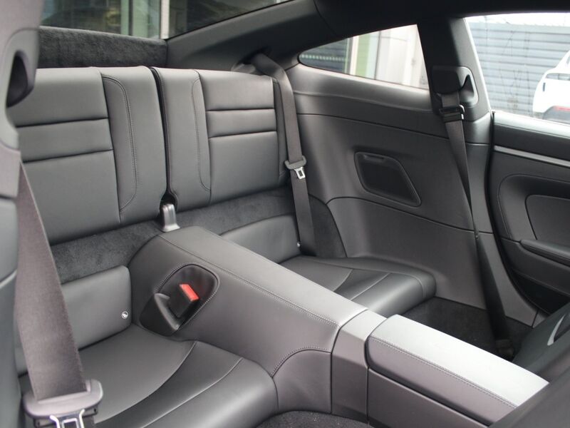 More views of Porsche 911