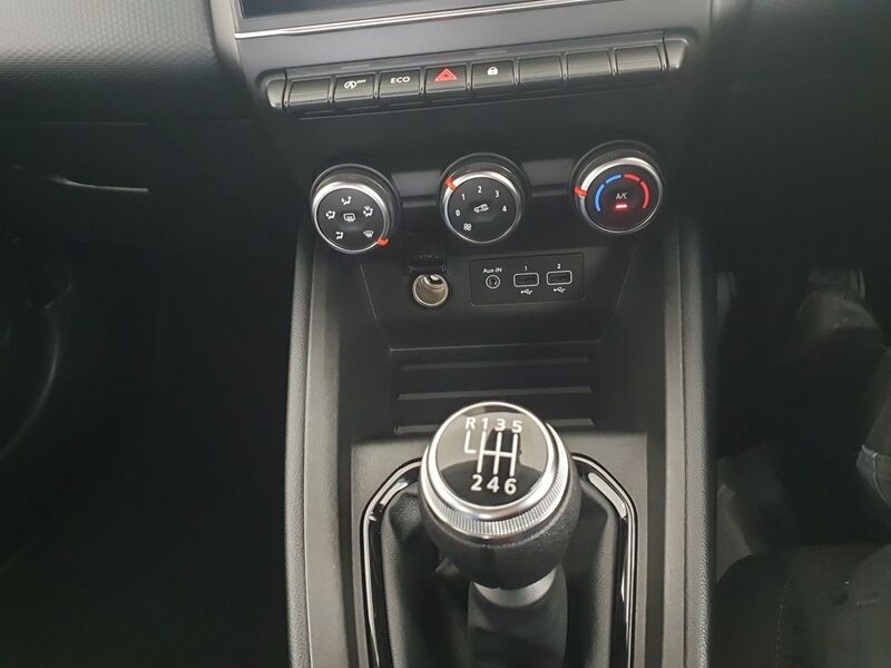 More views of Renault Clio