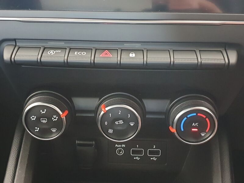 More views of Renault Clio