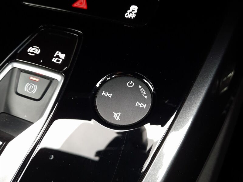 More views of Audi Q4 e-tron