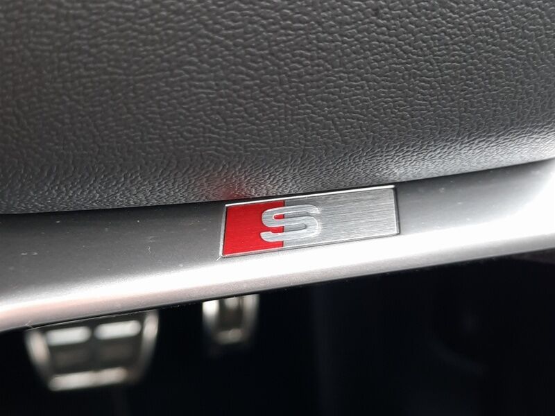More views of Audi Q4 e-tron