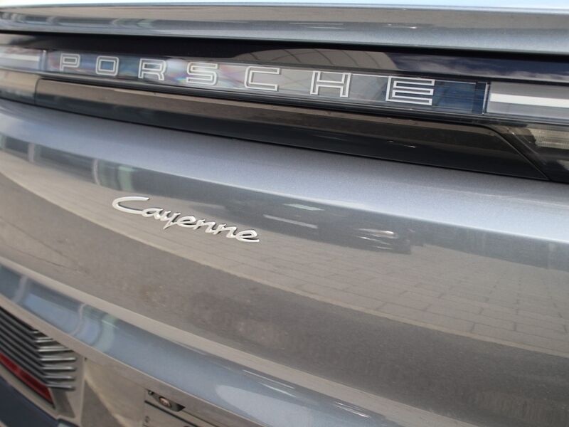 More views of Porsche Cayenne