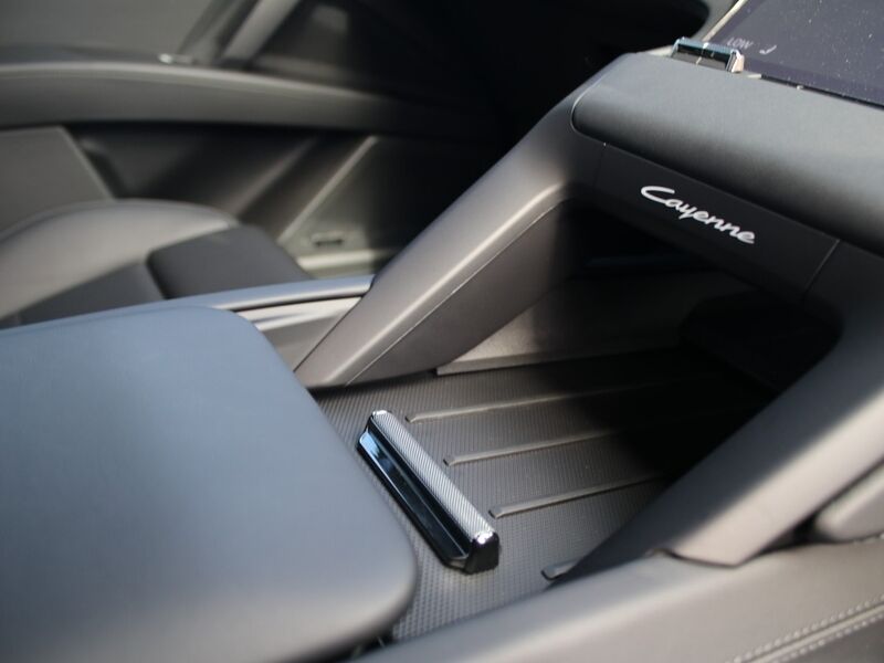 More views of Porsche Cayenne