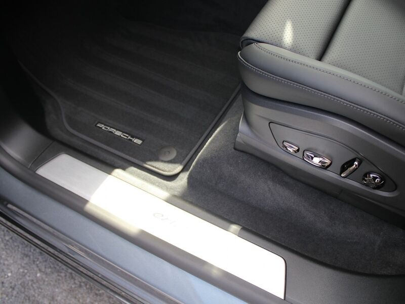 More views of Porsche Cayenne