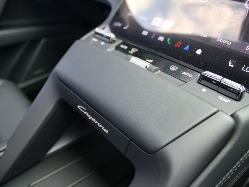 More views of Porsche Cayenne