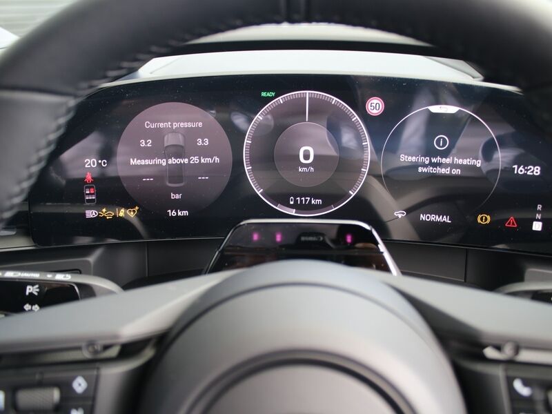 More views of Porsche Cayenne