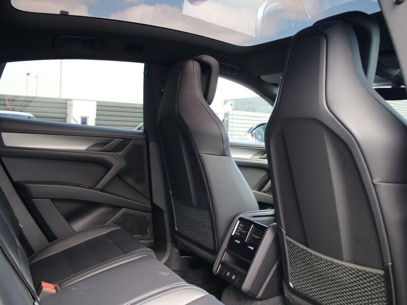 More views of Porsche Cayenne