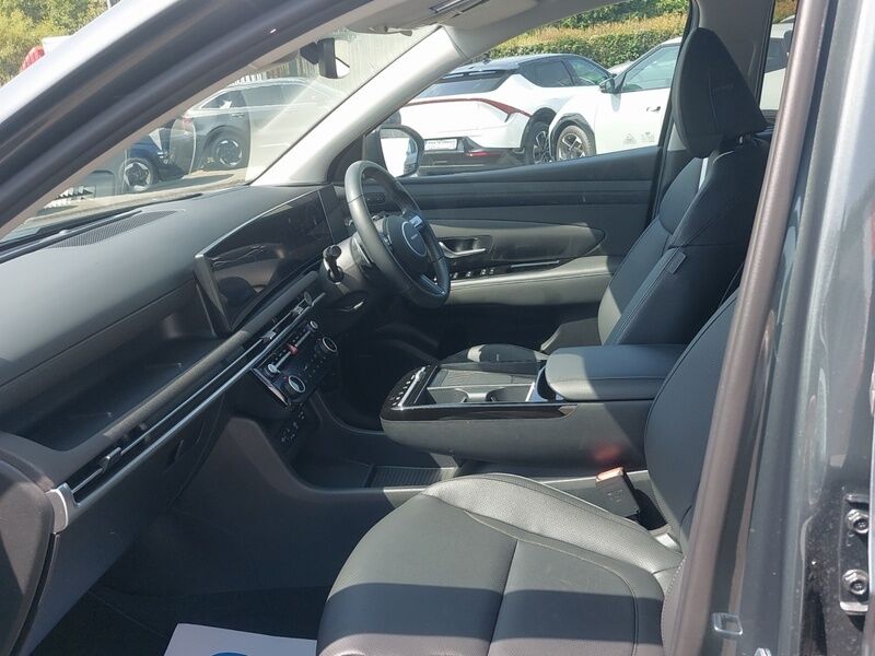 More views of Hyundai Tucson