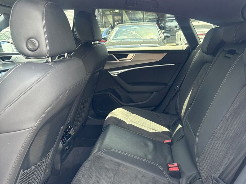 More views of Audi A7