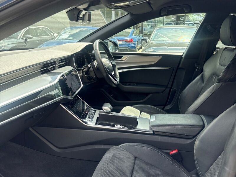 More views of Audi A7