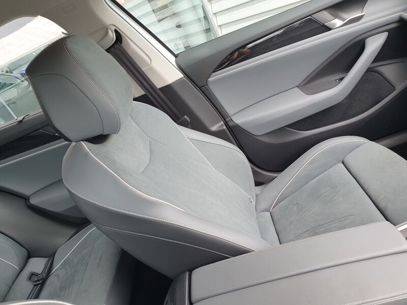 More views of Volkswagen Passat
