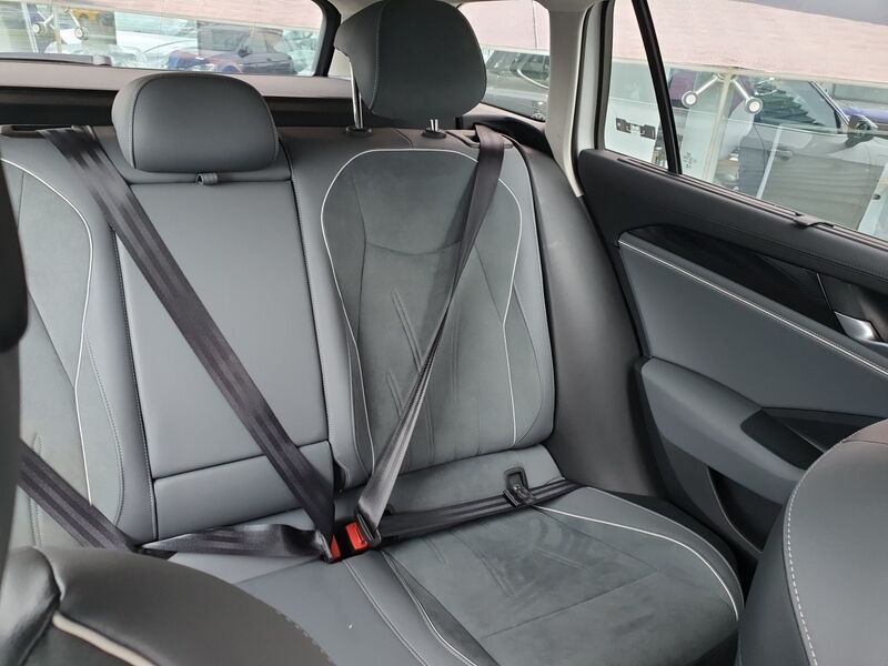 More views of Volkswagen Passat