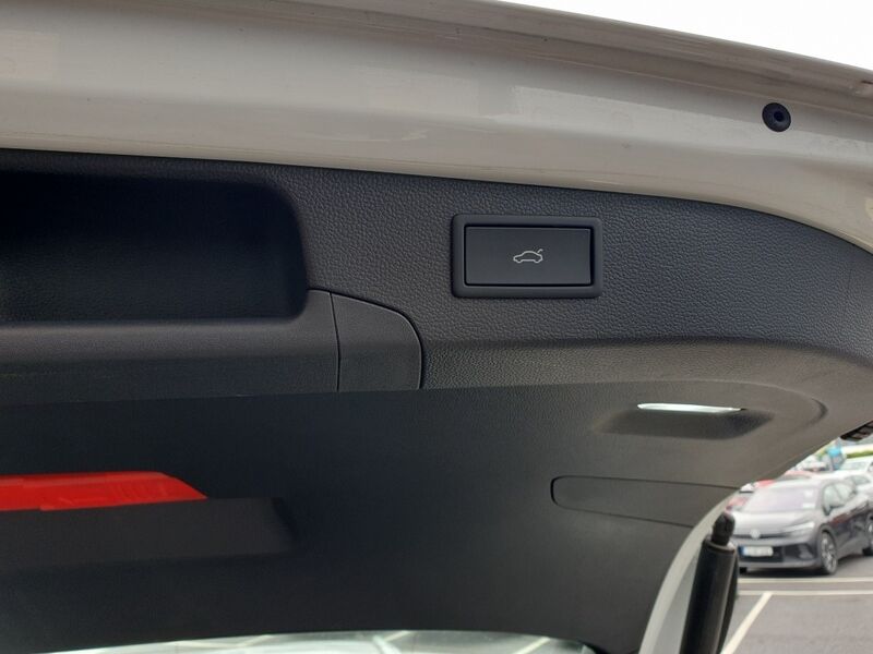 More views of Volkswagen Passat
