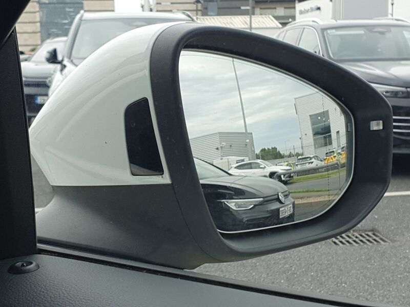 More views of Volkswagen Passat