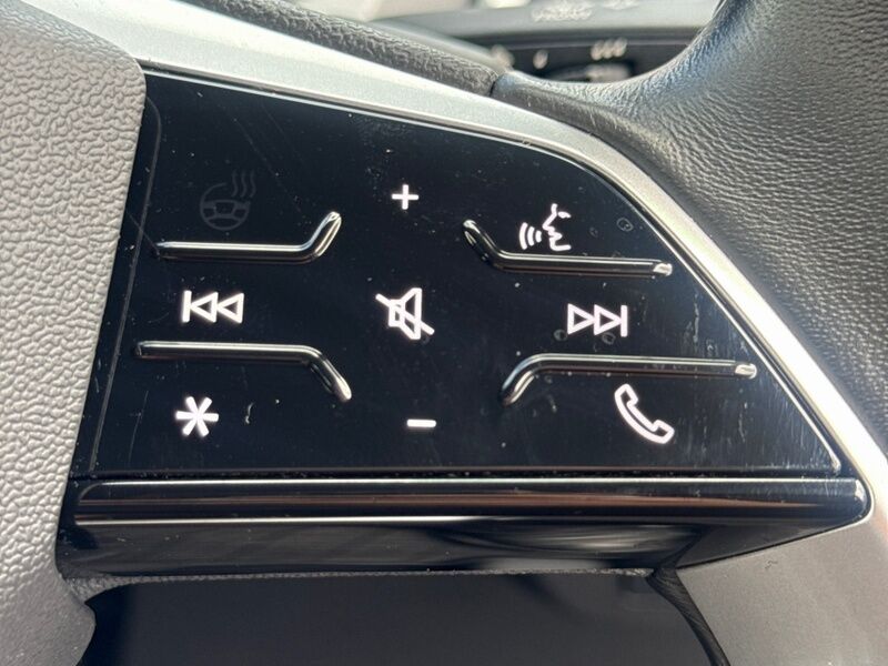 More views of Audi Q4 e-tron