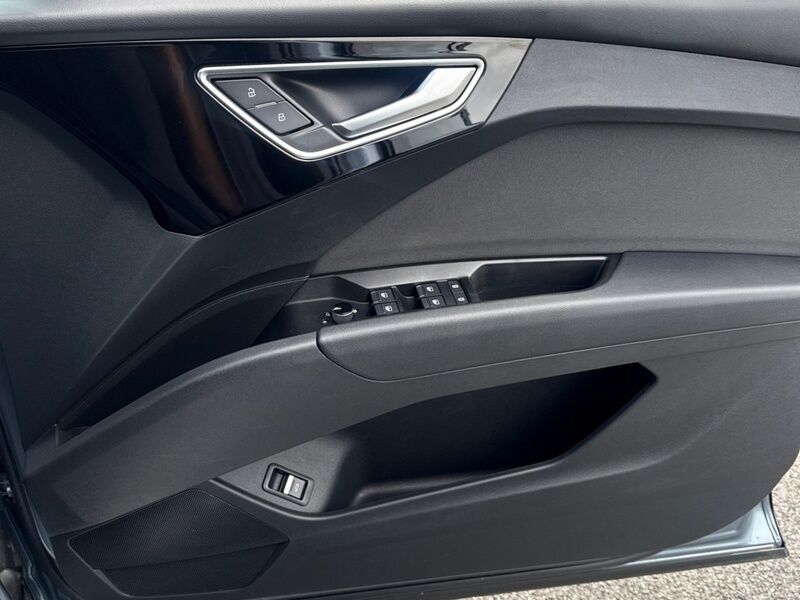 More views of Audi Q4 e-tron