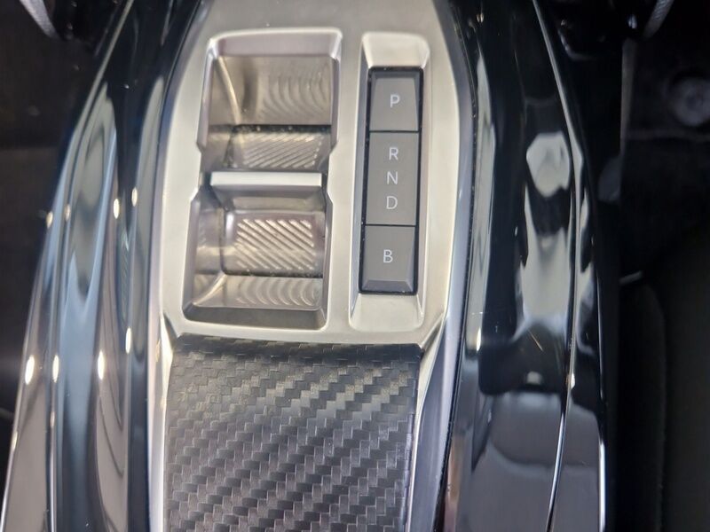 More views of Peugeot 2008
