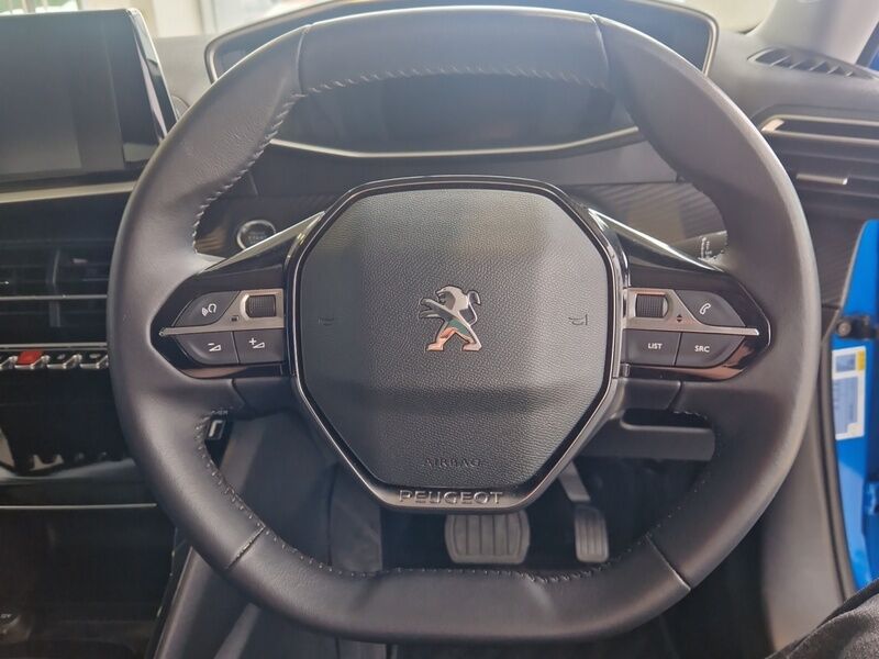 More views of Peugeot 2008