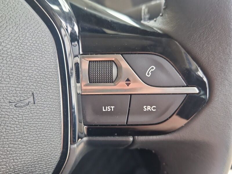 More views of Peugeot 2008