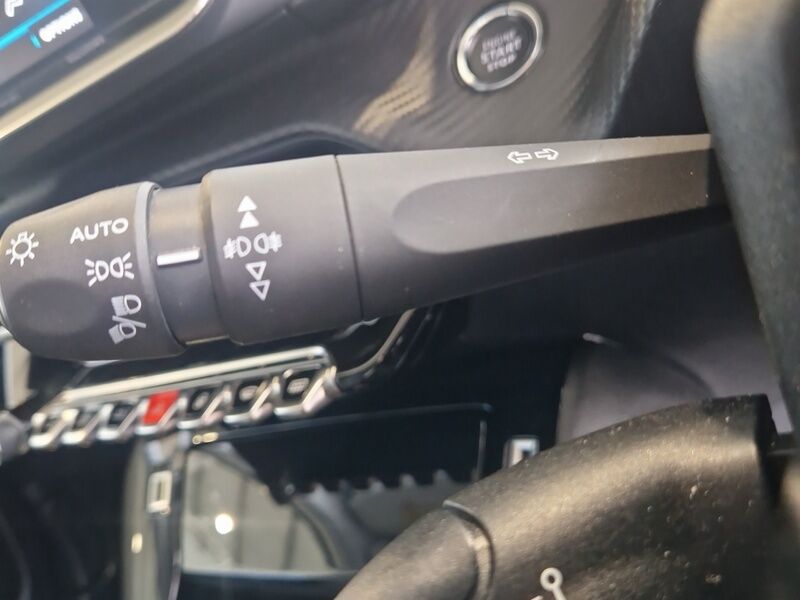 More views of Peugeot 2008
