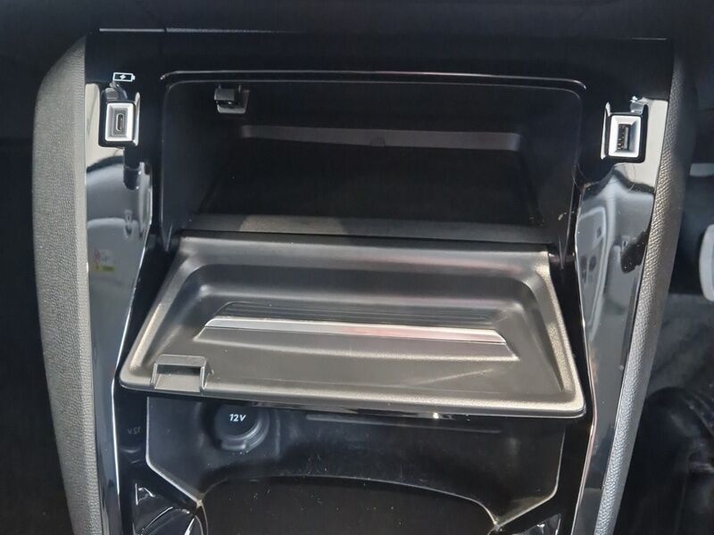 More views of Peugeot 2008