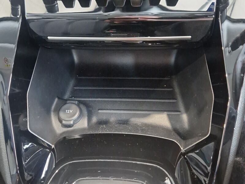More views of Peugeot 2008