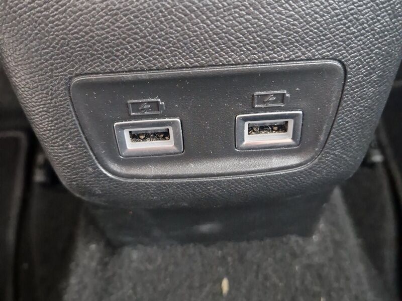 More views of Peugeot 2008