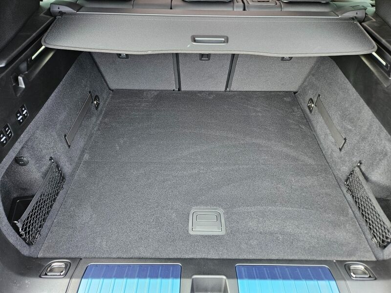 More views of Porsche Cayenne