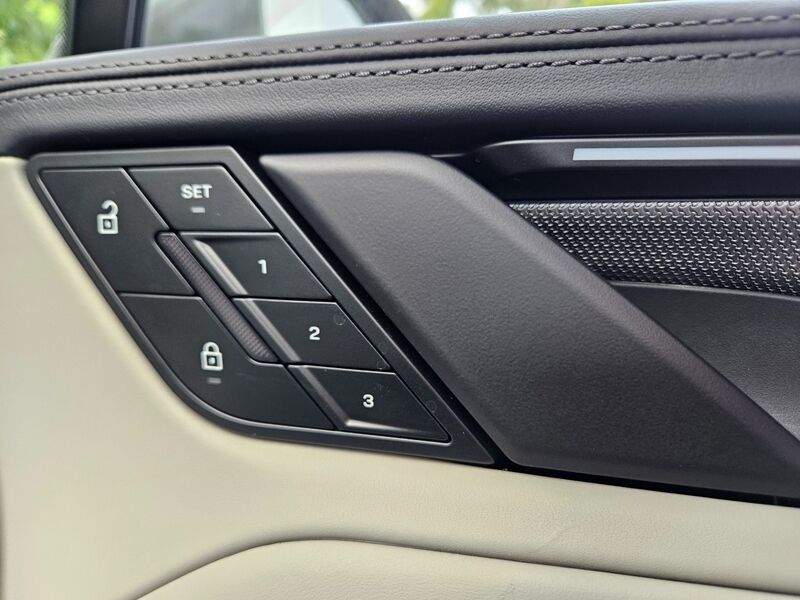 More views of Porsche Cayenne