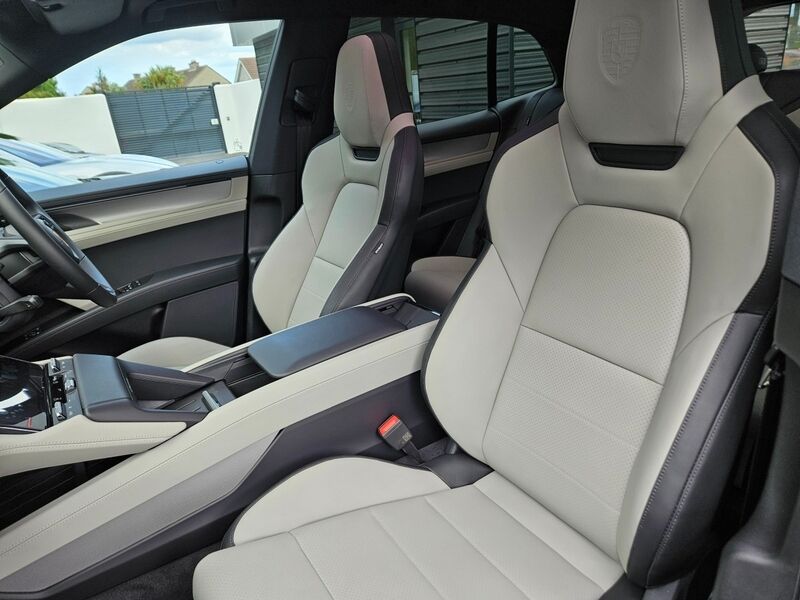 More views of Porsche Cayenne