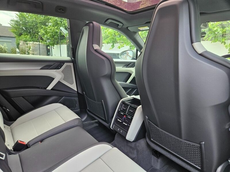 More views of Porsche Cayenne