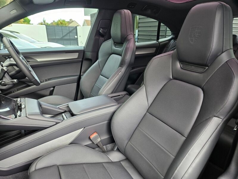 More views of Porsche Cayenne