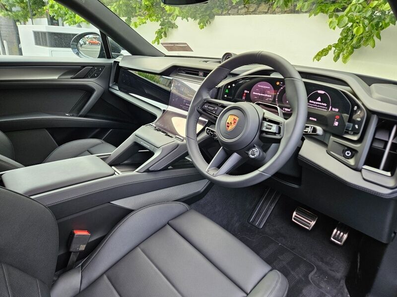 More views of Porsche Cayenne