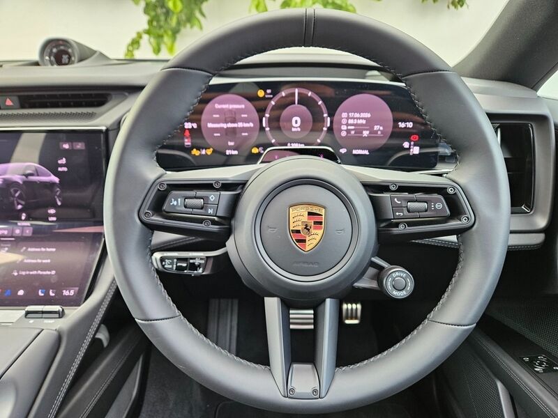 More views of Porsche Cayenne