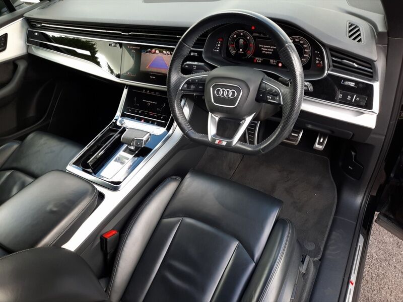 More views of Audi Q7